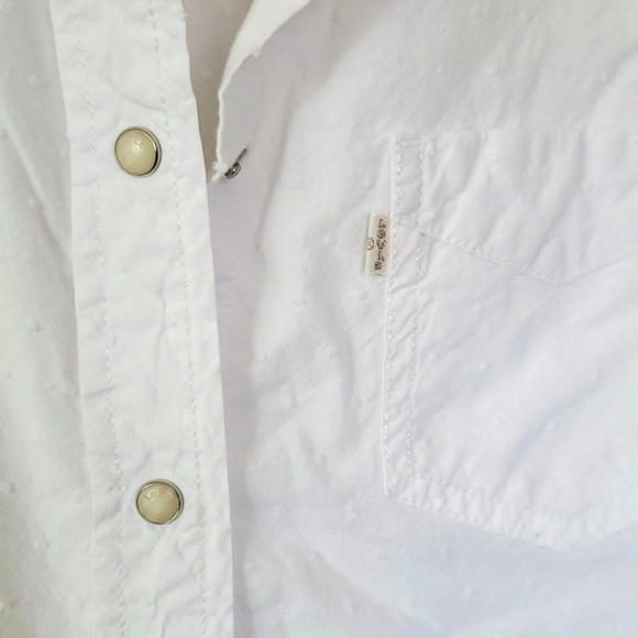 Levis white sleeveless tie front button down with pearl snaps - Picture 2 of 5